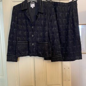 Classic St. John couture knit  size 10